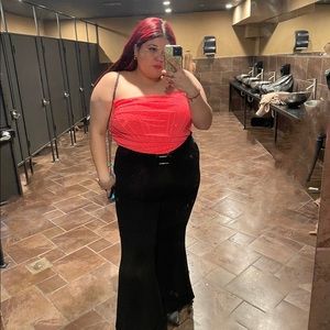 Meet your Posher, Leslie